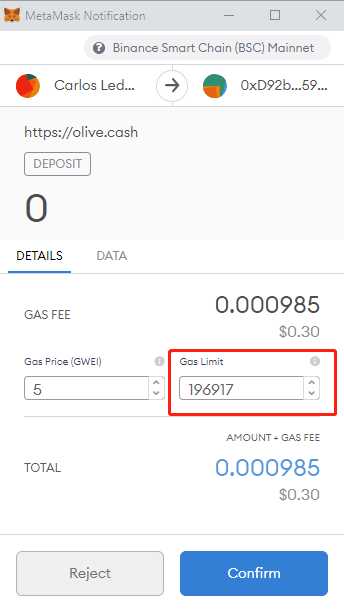 How are transaction fees determined in MetaMask?